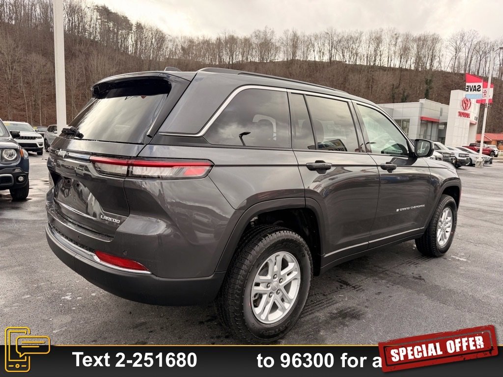 Used 2025 Jeep Grand Cherokee Laredo w/ Luxury Tech Group I image 4