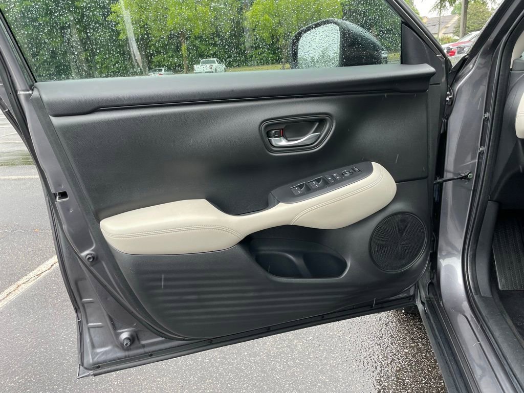 Certified 2025 Honda HR-V LX image 23
