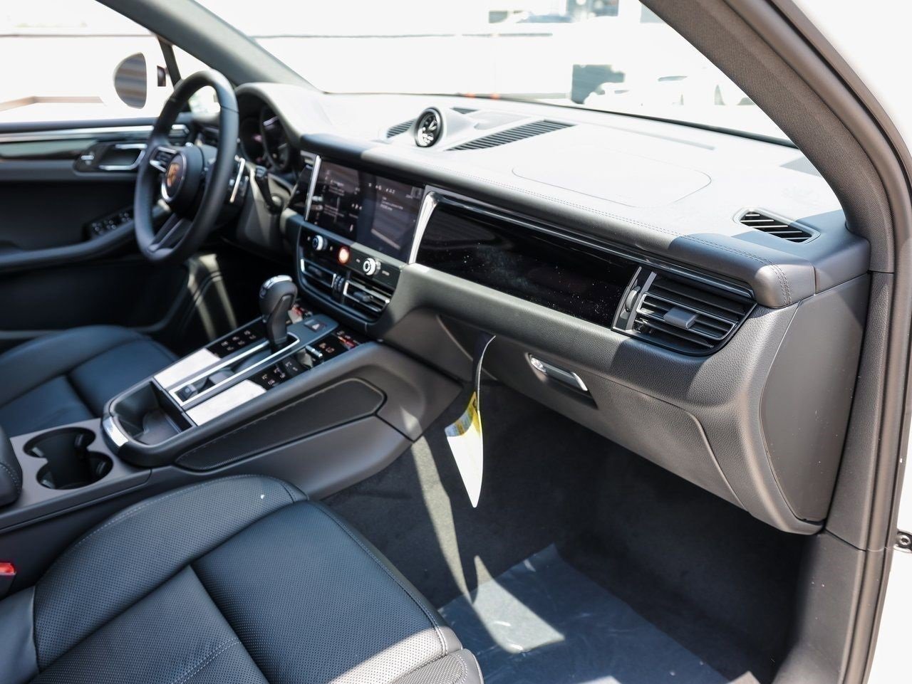 New 2025 Porsche Macan S image 27