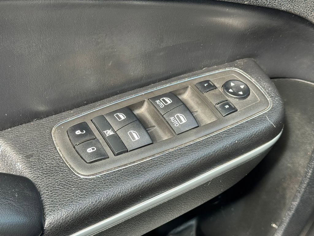 Used 2022 Chrysler 300 S image 11