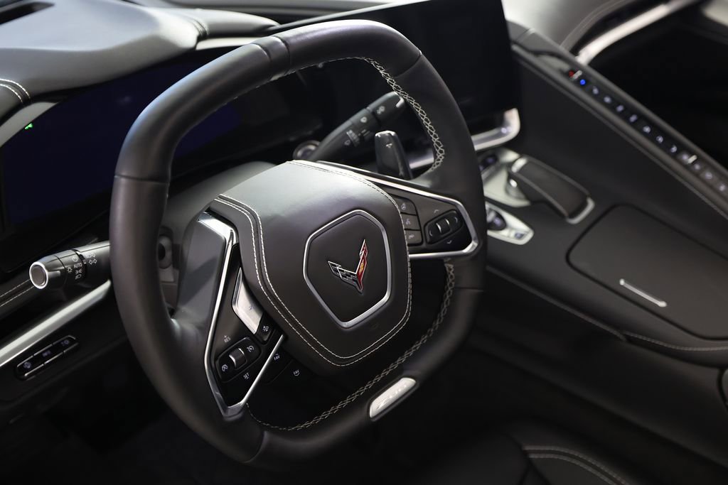 Used 2025 Chevrolet Corvette Z06 RWD image 18