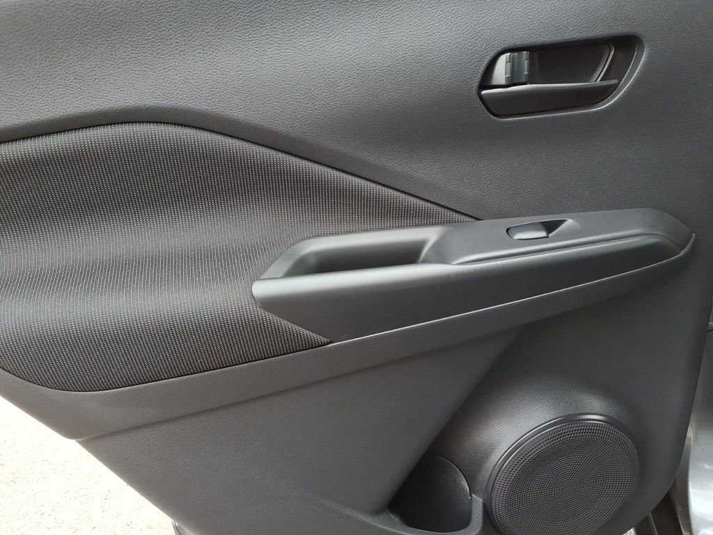 Used 2025 Nissan Kicks Play S FWD image 10