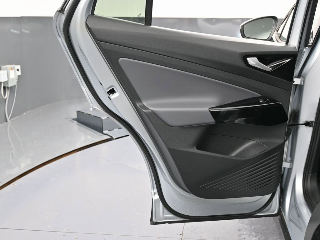 Used 2021 Volkswagen ID.4 Pro image 37