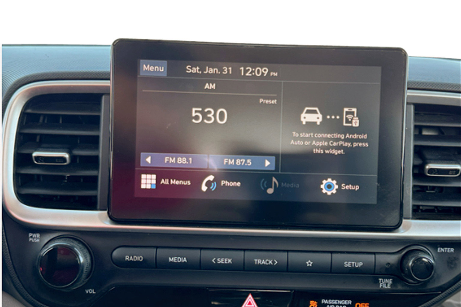 Used 2021 Hyundai Venue SEL image 19