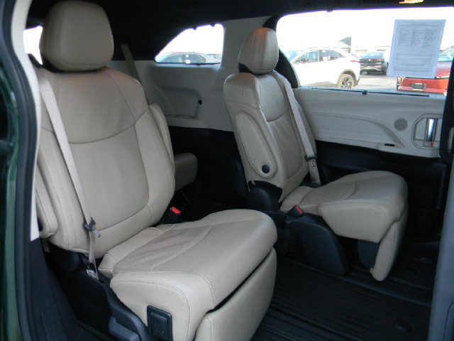 Used 2023 Toyota Sienna Limited AWD/4WD image 27