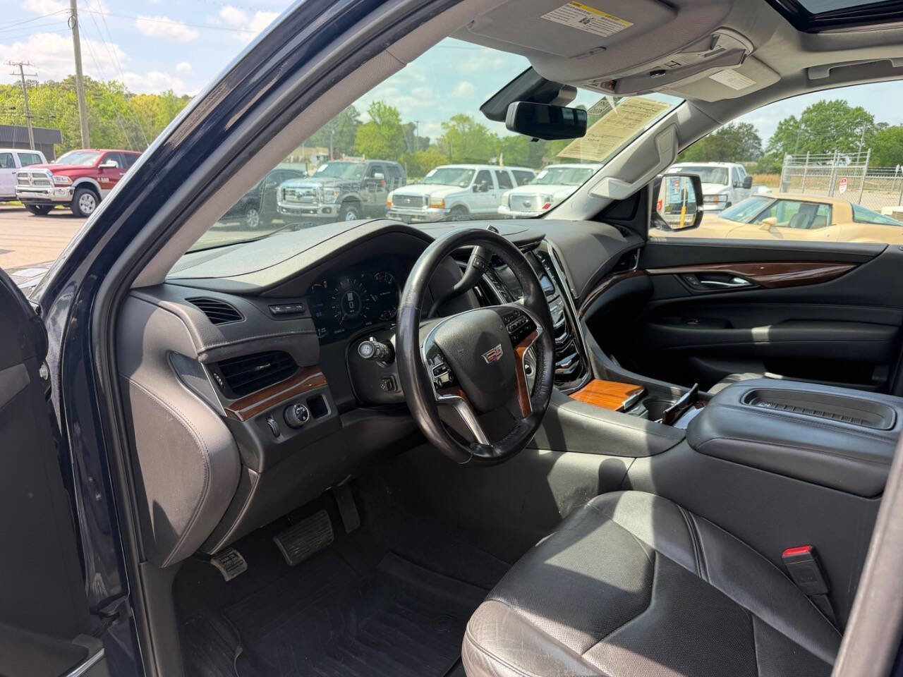 Used 2020 Cadillac Escalade ESV Luxury RWD image 10