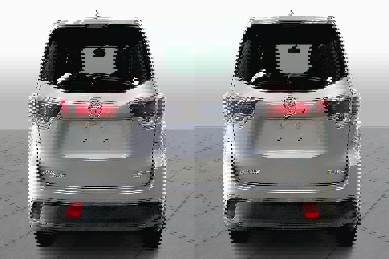 Used 2014 Toyota Highlander XLE image 5