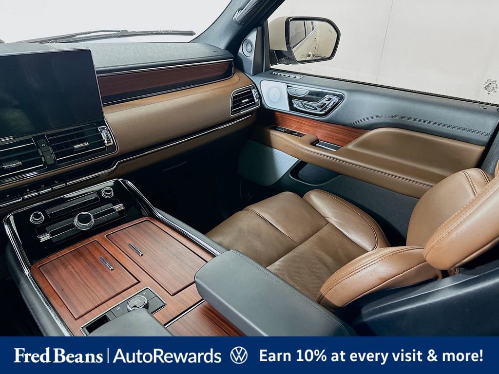 Used 2023 Lincoln Navigator L Reserve AWD/4WD image 25