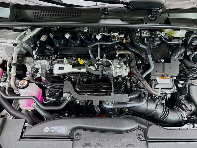 Used 2025 Toyota Prius XLE image 29