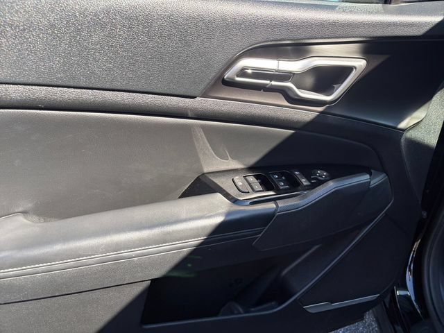 Used 2023 Kia Sportage EX FWD image 13