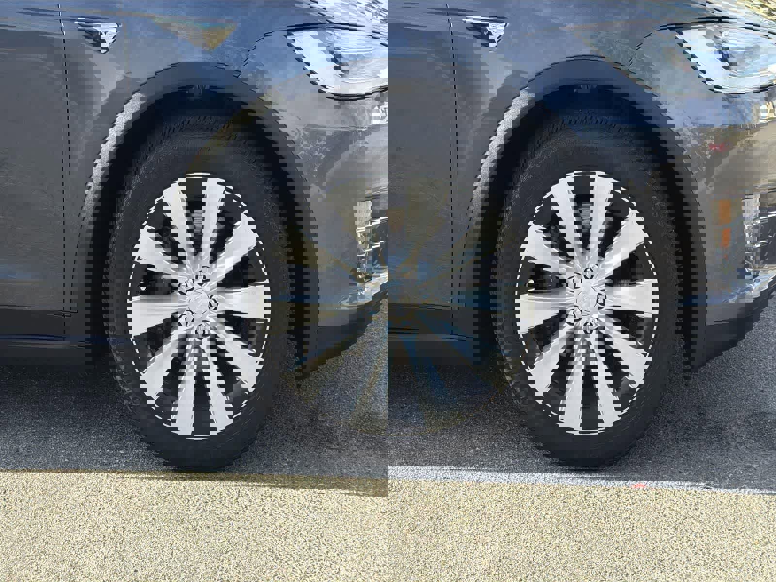 Used 2020 Tesla Model X Long Range image 36