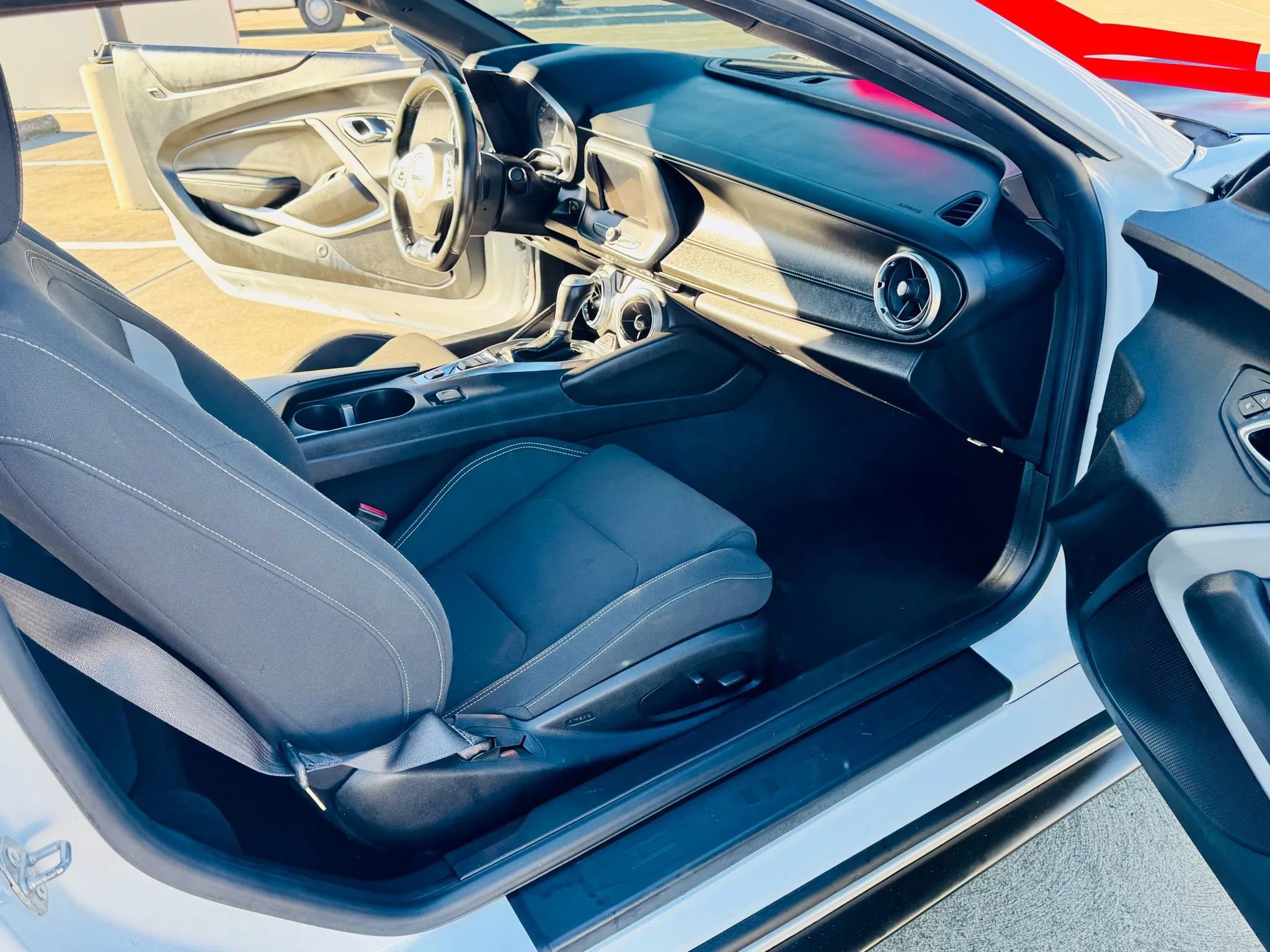 Used 2020 Chevrolet Camaro LT image 24