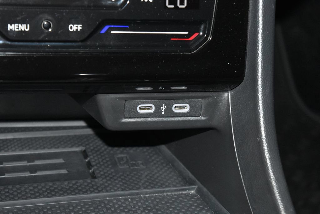 Used 2025 Volkswagen Jetta SE FWD image 14