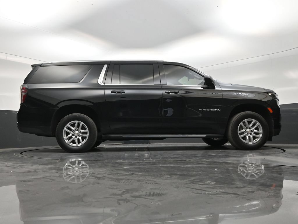 Used 2024 Chevrolet Suburban LS RWD image 24