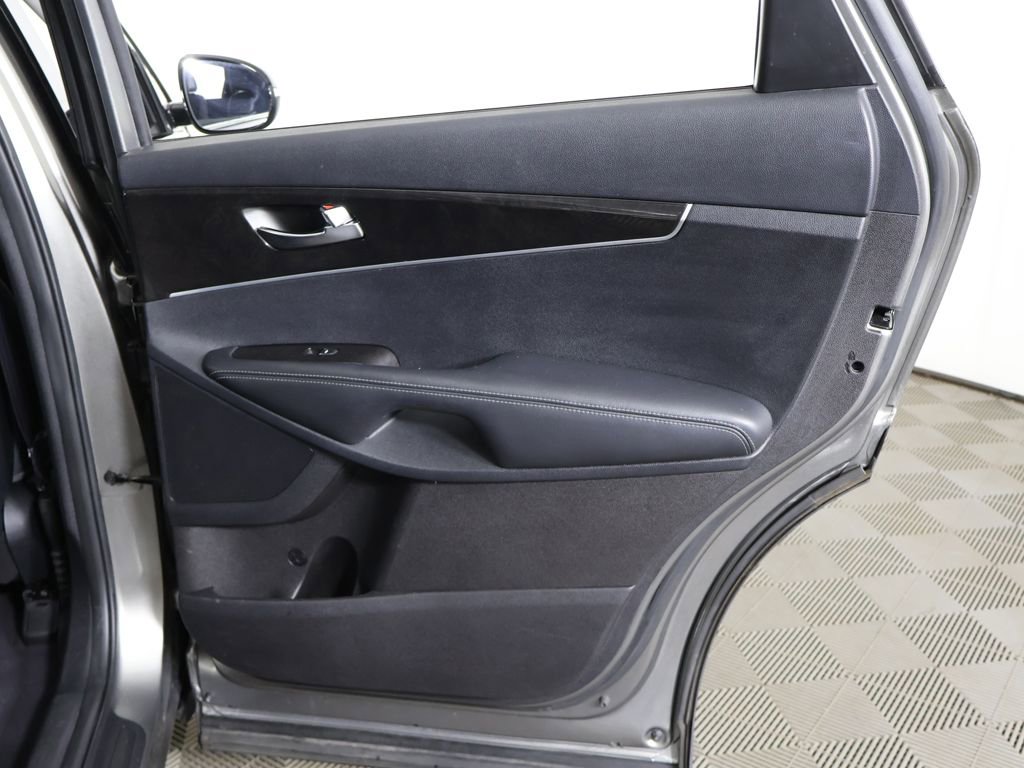 Used 2016 Kia Sorento L FWD image 20