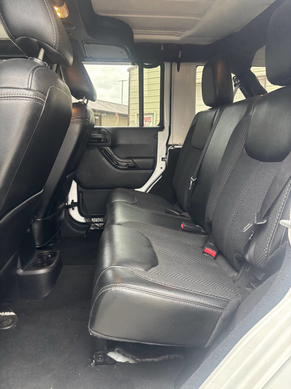 Used 2016 Jeep Wrangler Unlimited Sahara AWD/4WD image 21