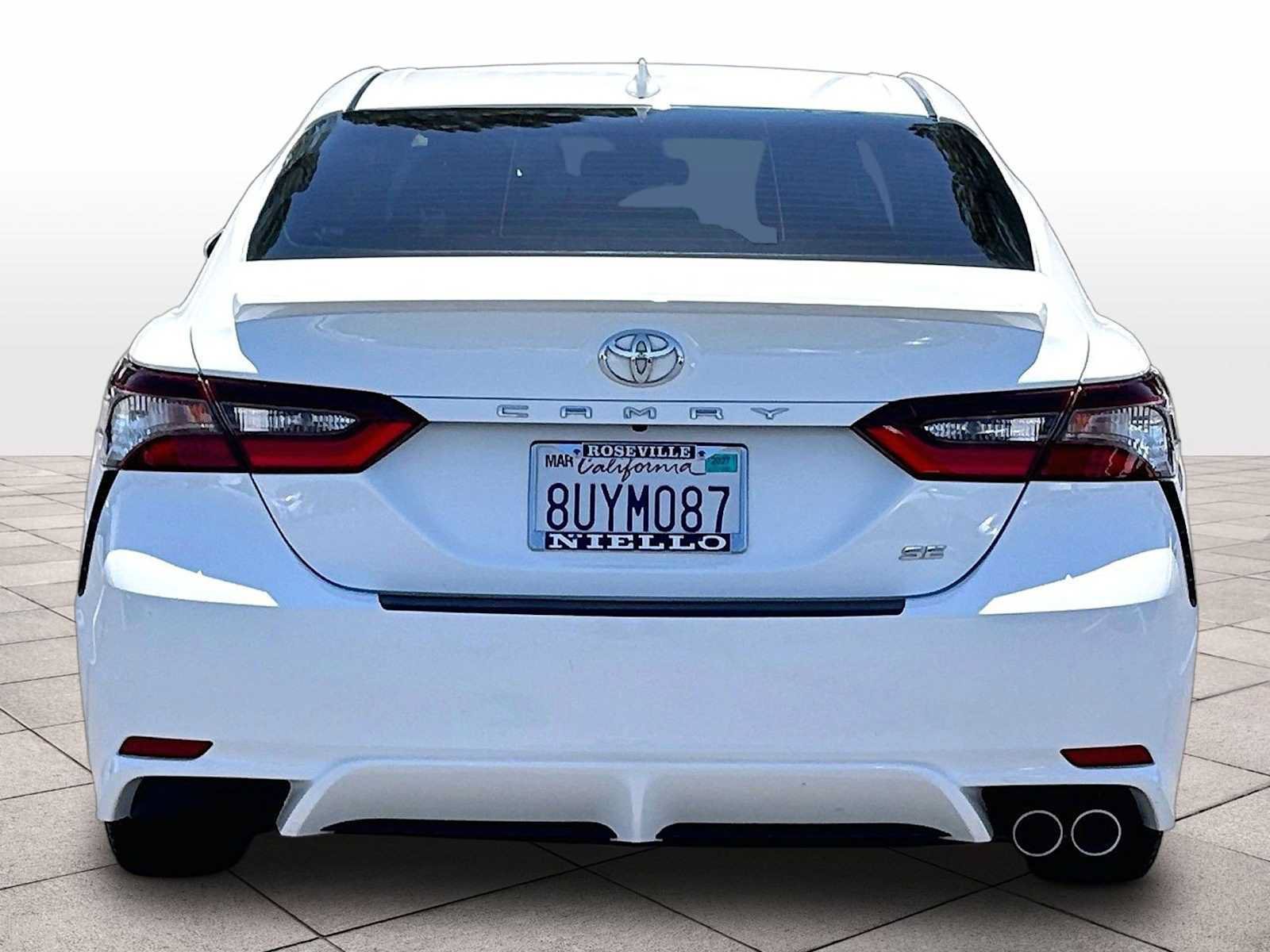 Used 2021 Toyota Camry SE w/ Carpet Mat Package (TMS) FWD image 7