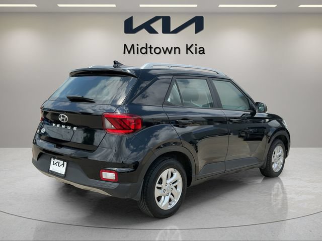 Used 2020 Hyundai Venue SEL w/ Convenience Package FWD image 3