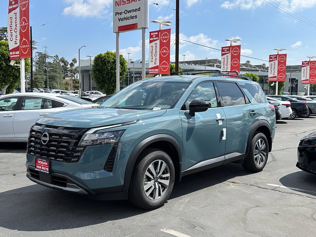 New 2026 Nissan Pathfinder SL FWD image 2