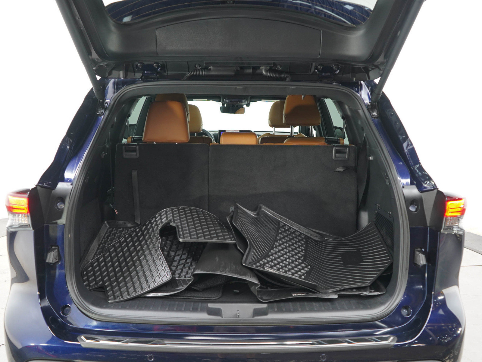 Used 2026 Toyota Highlander Platinum AWD/4WD image 17