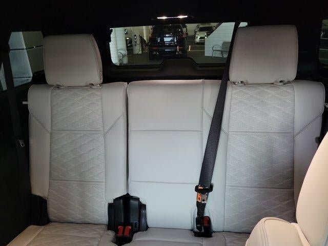 Certified 2026 Cadillac Escalade ESV Platinum Luxury AWD/4WD image 16
