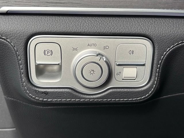 Used 2025 Mercedes-Benz GLS 580 4MATIC image 19