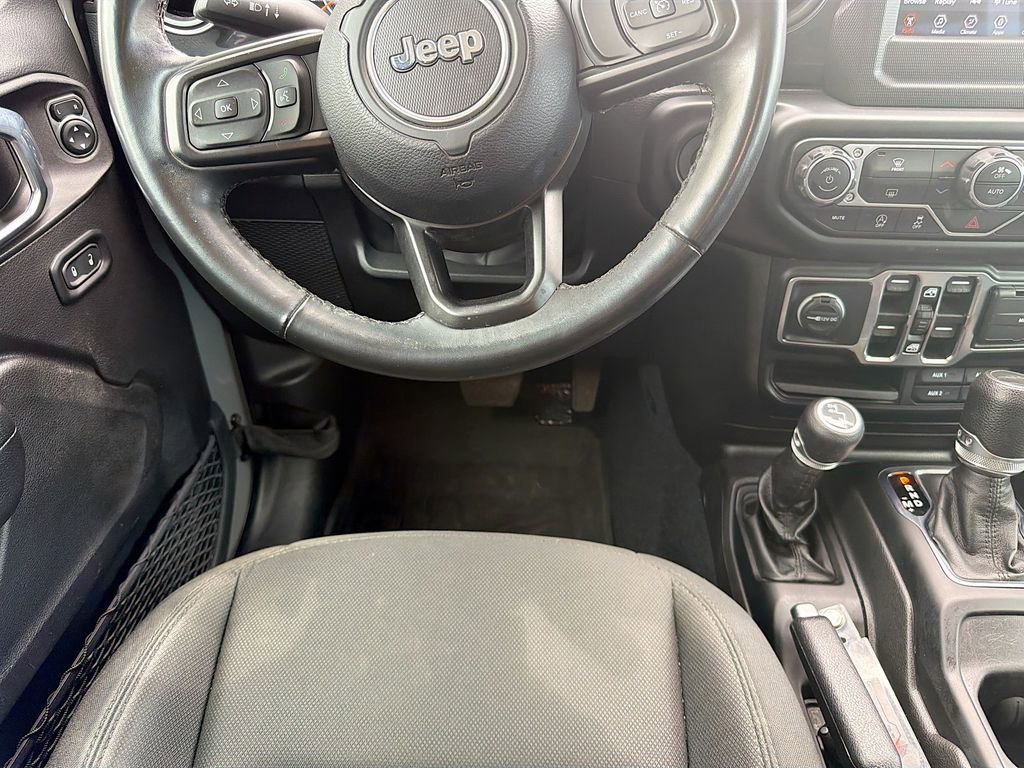 Used 2022 Jeep Gladiator Sport AWD/4WD image 16