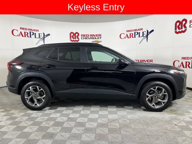 Used 2026 Chevrolet Trax LT FWD image 9