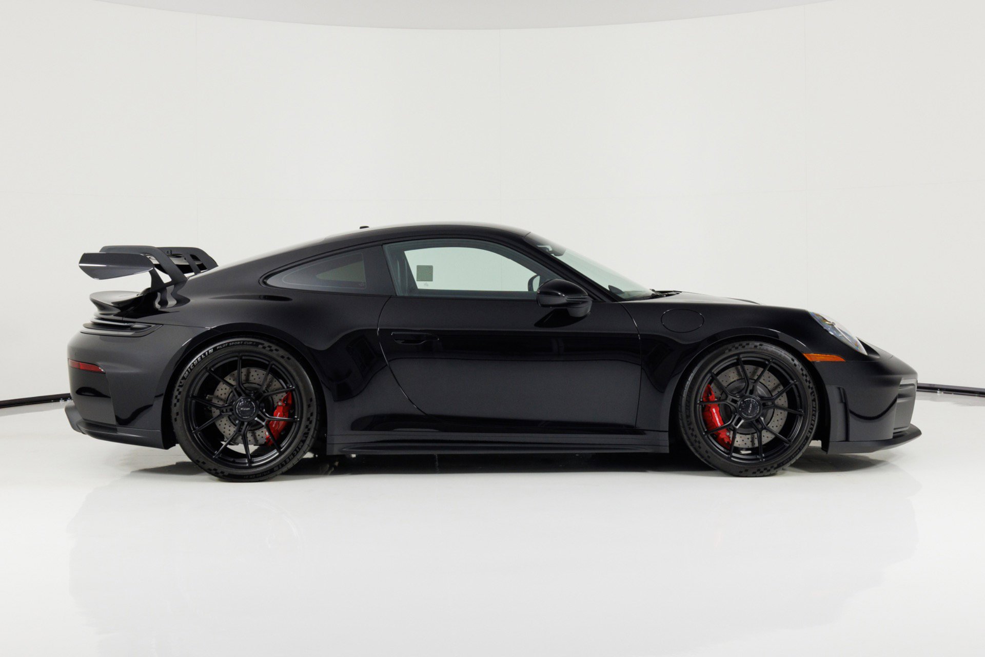 Used 2025 Porsche 911 GT3 RWD image 2
