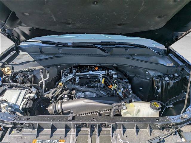 Used 2025 Ford Explorer Active RWD image 23