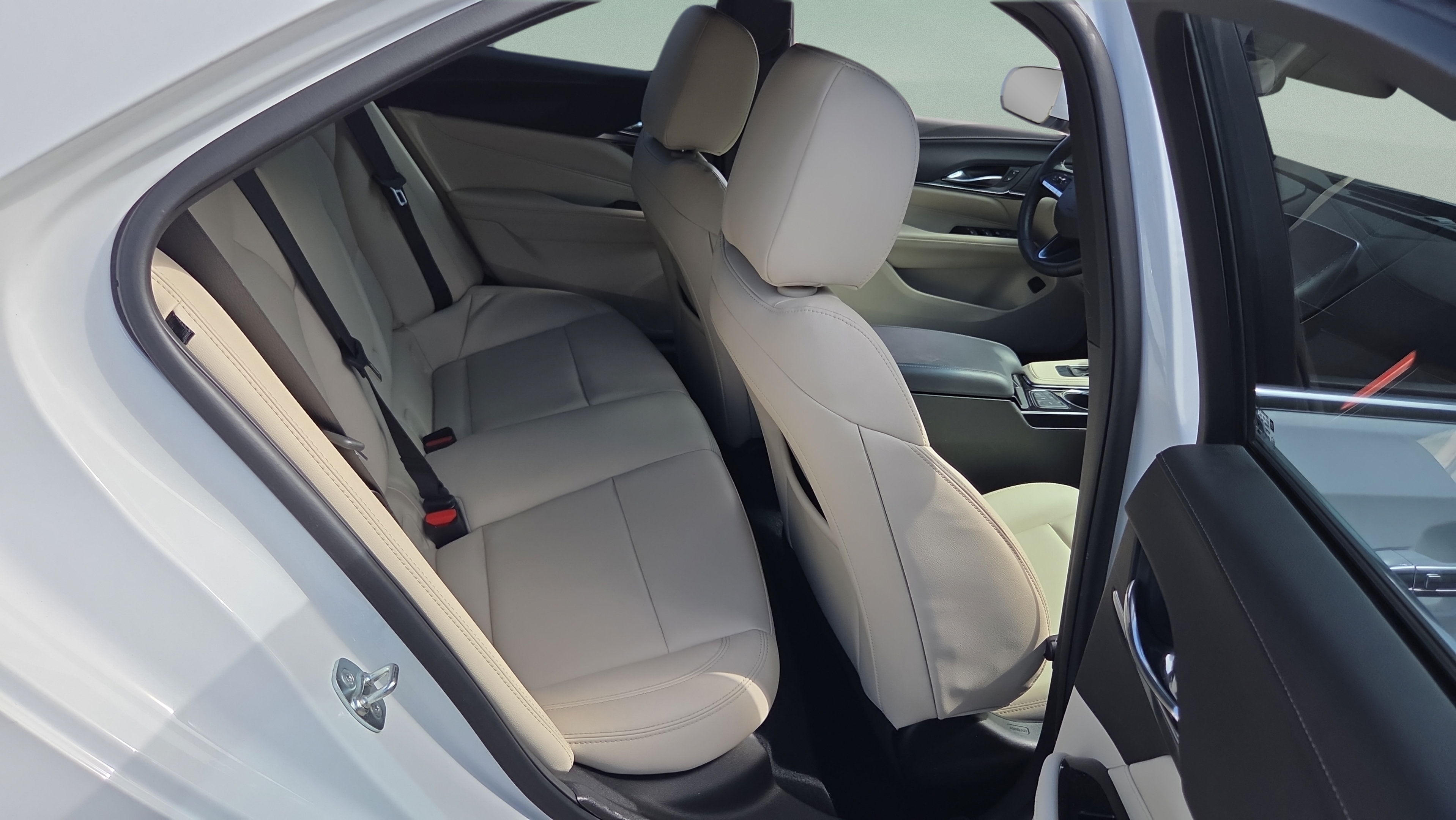 Certified 2025 Cadillac CT4 Luxury RWD image 14