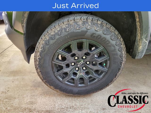 Used 2025 Chevrolet Colorado Trail Boss AWD/4WD image 12