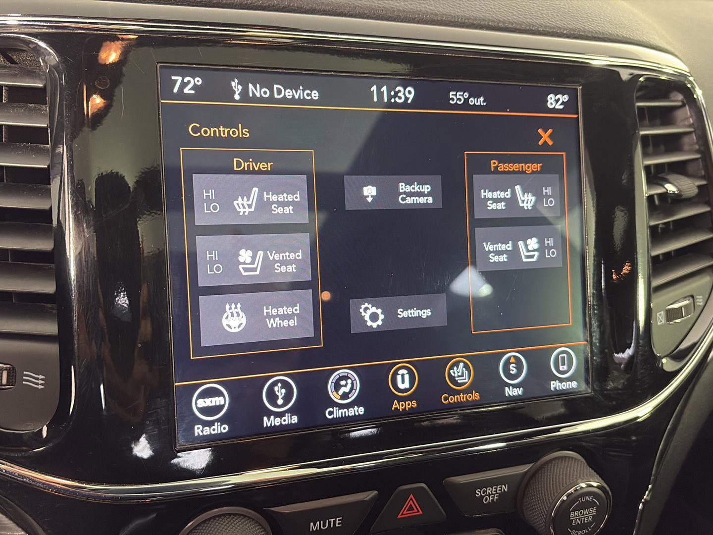 Used 2019 Jeep Grand Cherokee Limited w/ Luxury Group II image 34