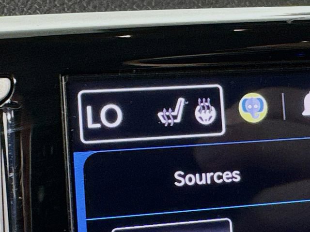 Used 2023 Chrysler Pacifica Touring-L image 20