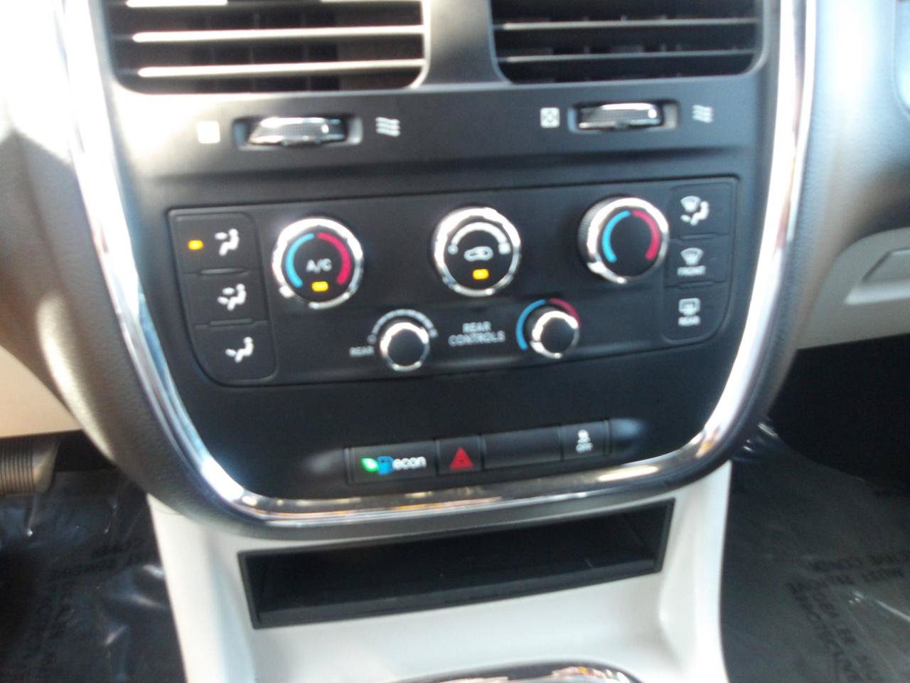 Used 2019 Dodge Grand Caravan SXT FWD image 21