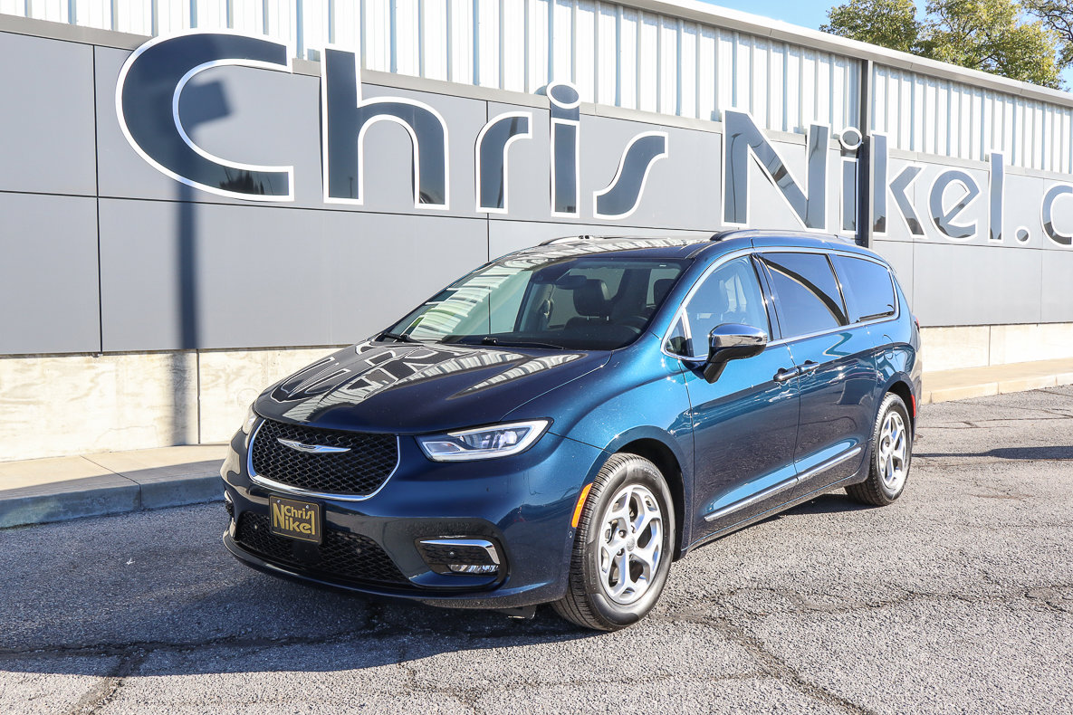 Used 2023 Chrysler Pacifica Limited