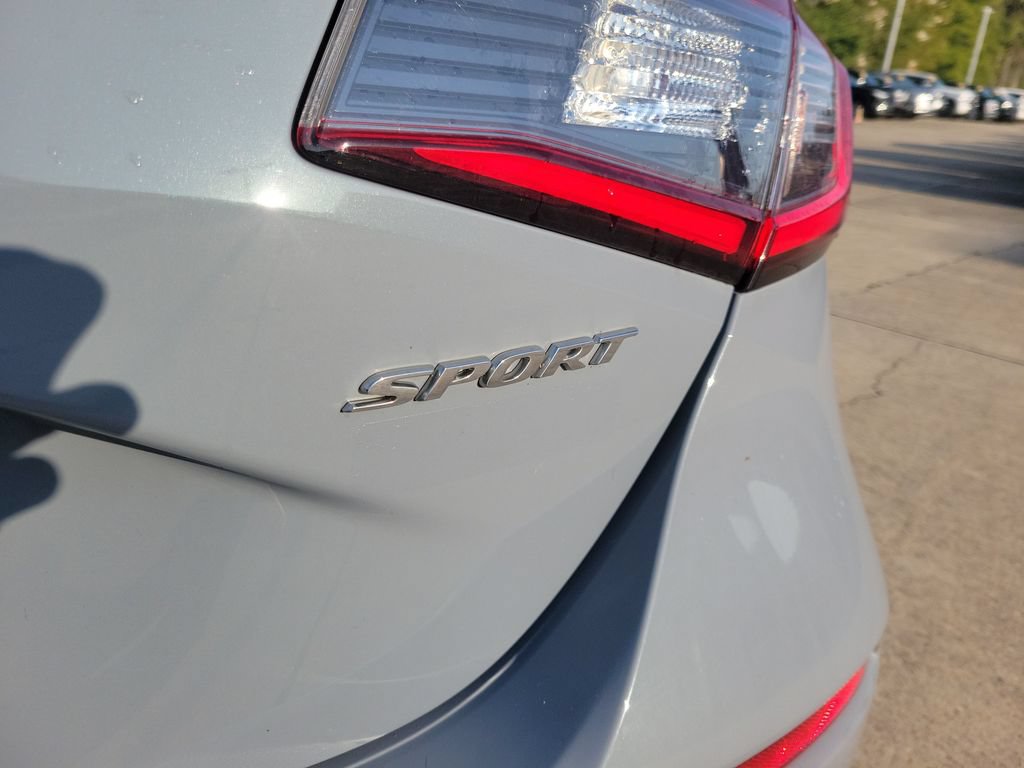 Used 2022 Honda Civic Sport image 11