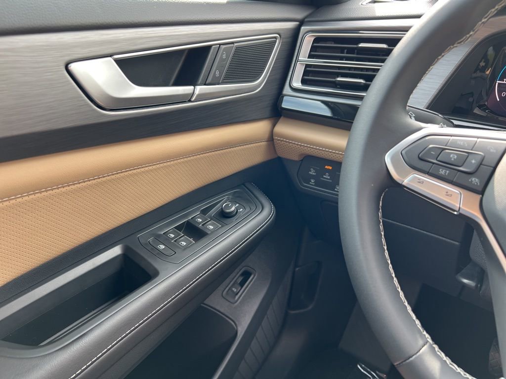 New 2026 Volkswagen Atlas Cross Sport SE image 18