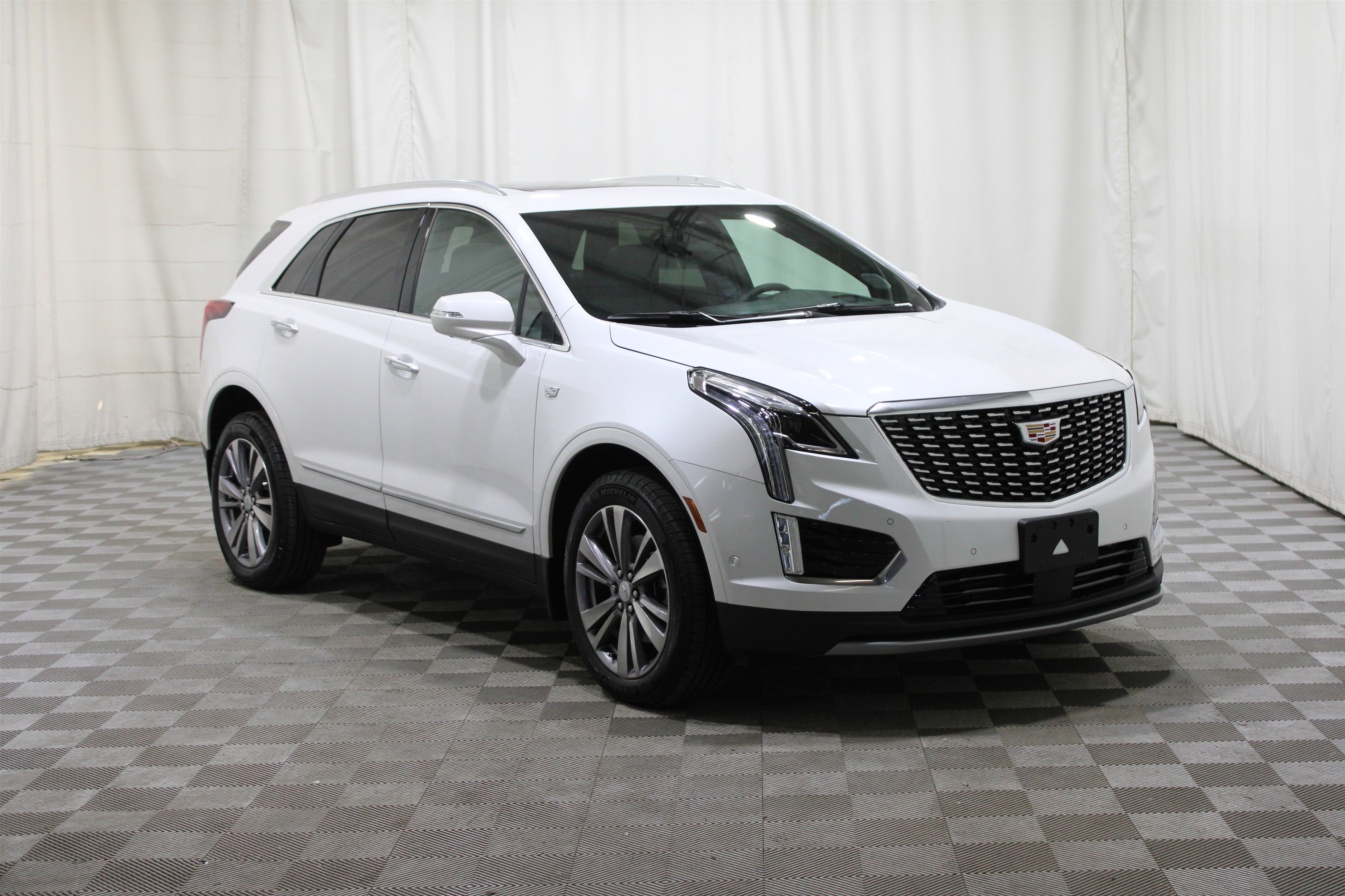 Certified 2024 Cadillac XT5 Premium Luxury w/ Technology Package image 1