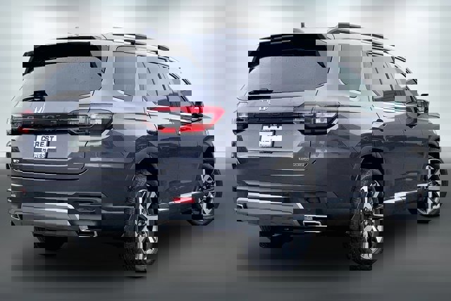 Used 2025 Honda Pilot Touring image 13