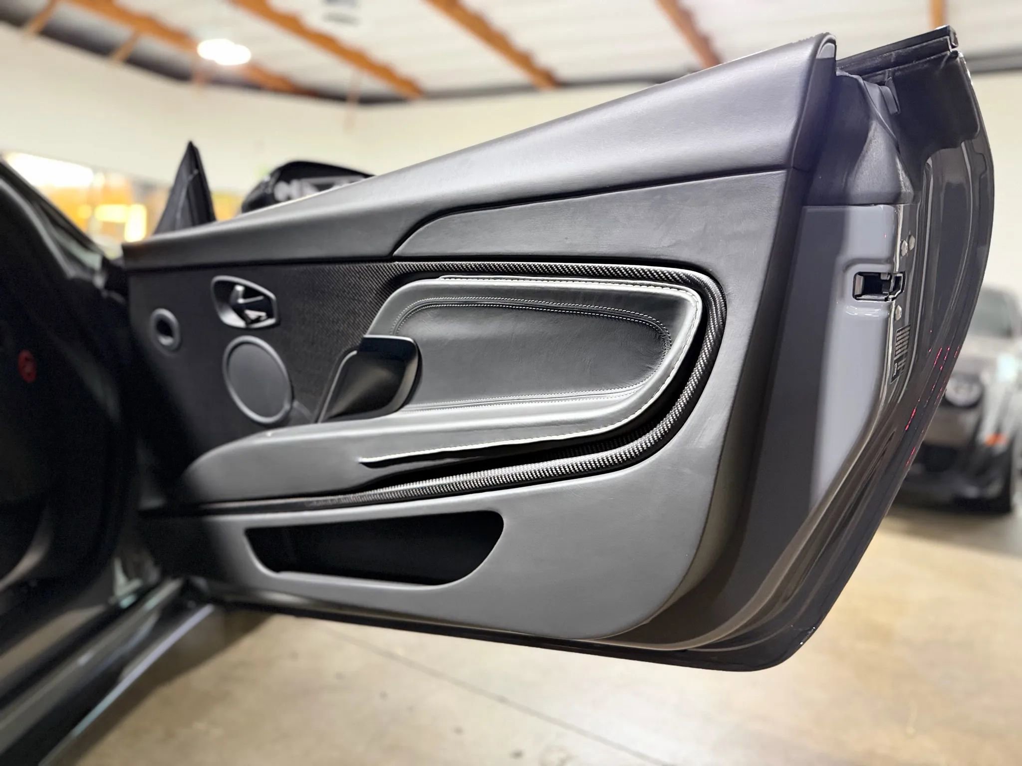 Used 2019 Aston Martin DB11 AMR image 29