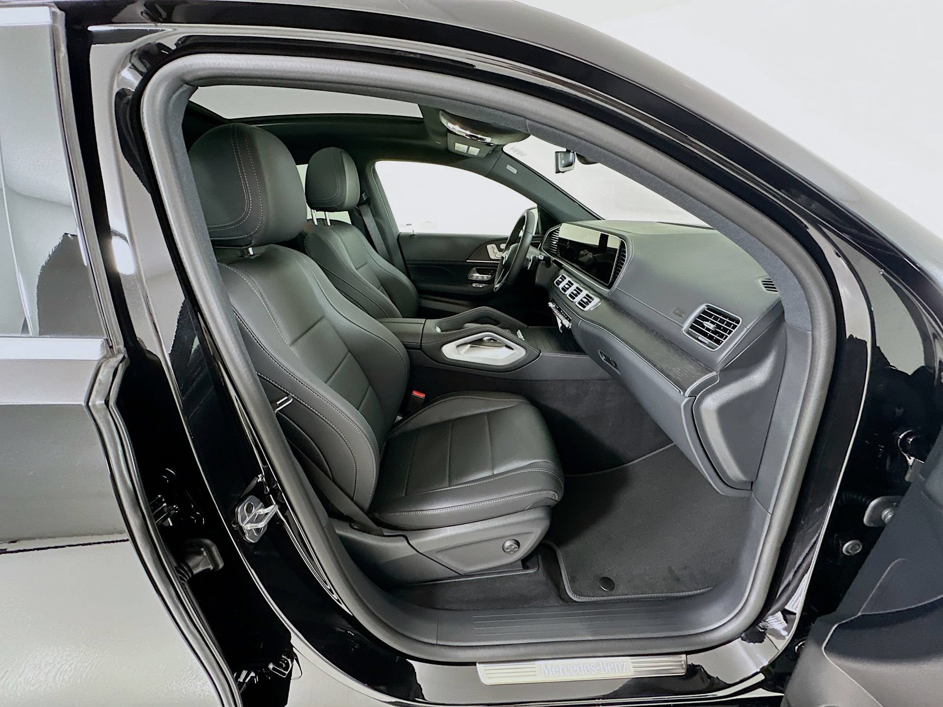 New 2026 Mercedes-Benz GLE 450 4MATIC Coupe image 32