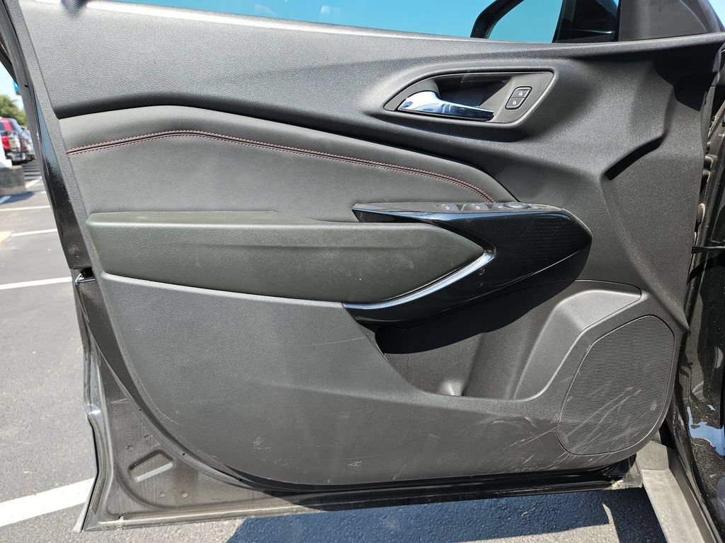 Certified 2026 Chevrolet Trax RS w/ Sunroof Package FWD image 11
