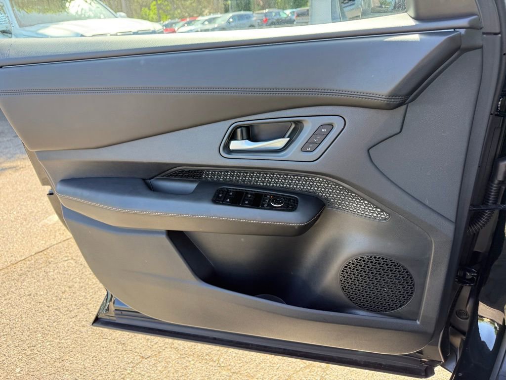 Certified 2023 Nissan Ariya FWD image 26