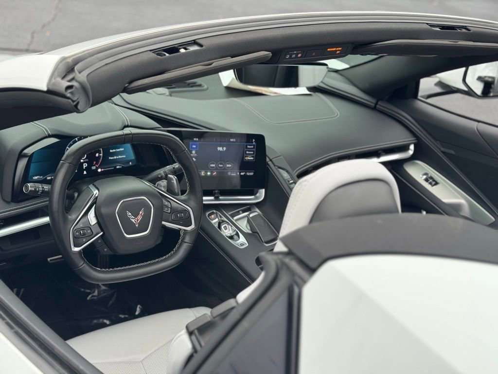 Used 2023 Chevrolet Corvette Stingray Convertible w/ Z51 Performance Package image 17