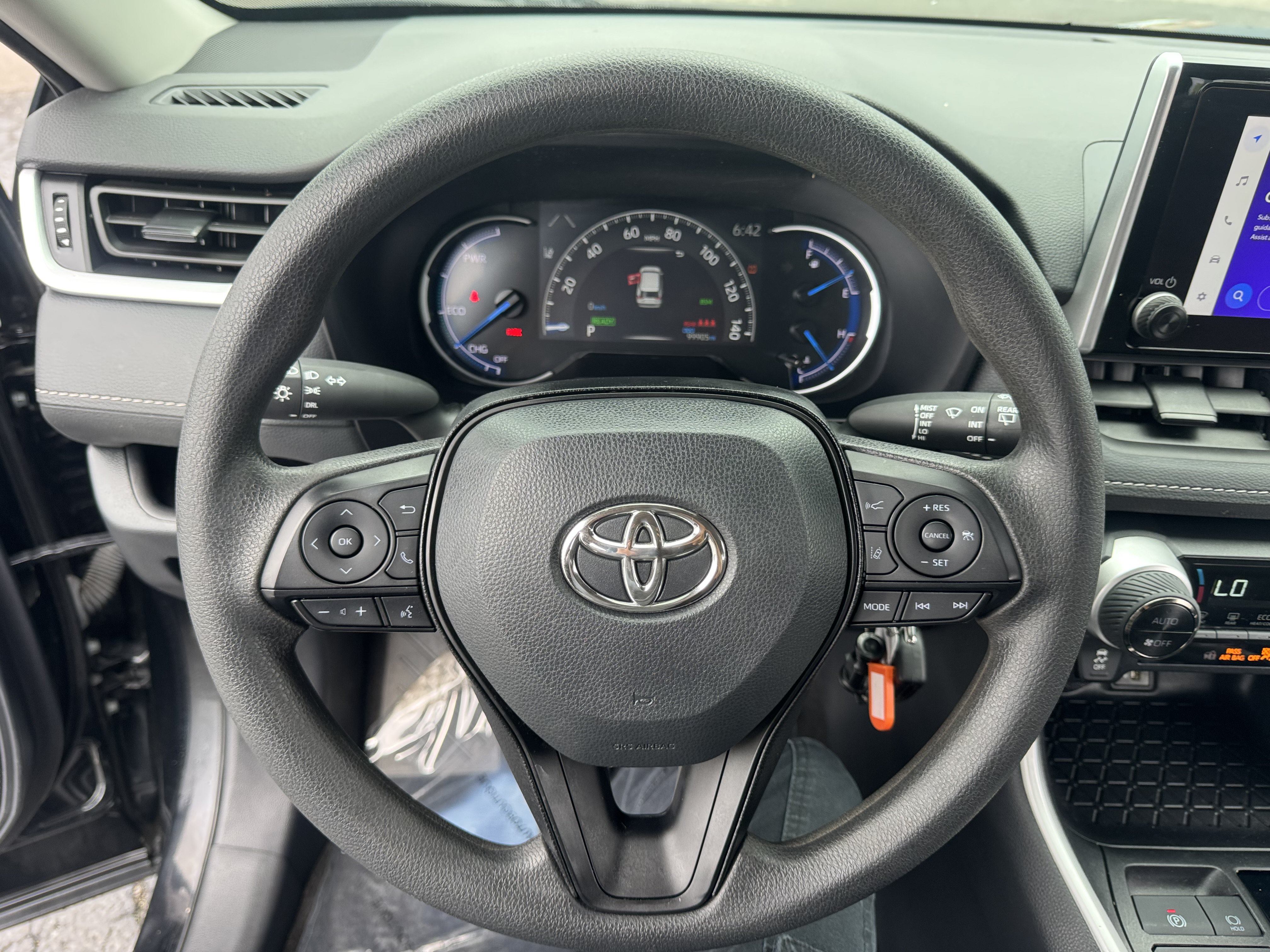 Used 2024 Toyota RAV4 LE AWD/4WD image 20