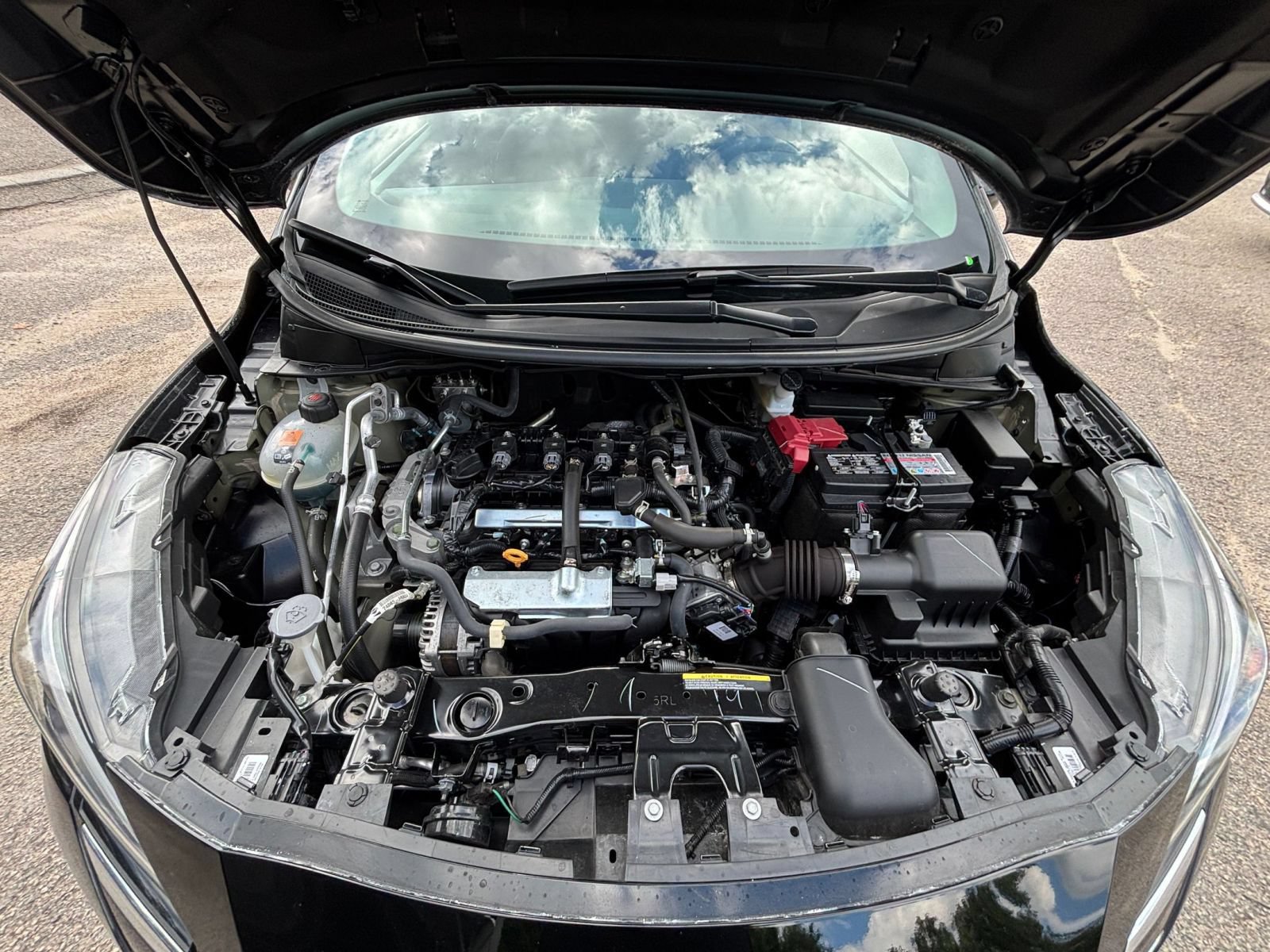 Used 2025 Nissan Versa SV FWD image 28