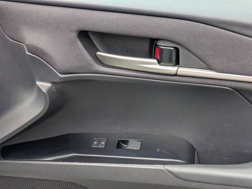 Used 2025 Toyota Camry LE FWD image 34