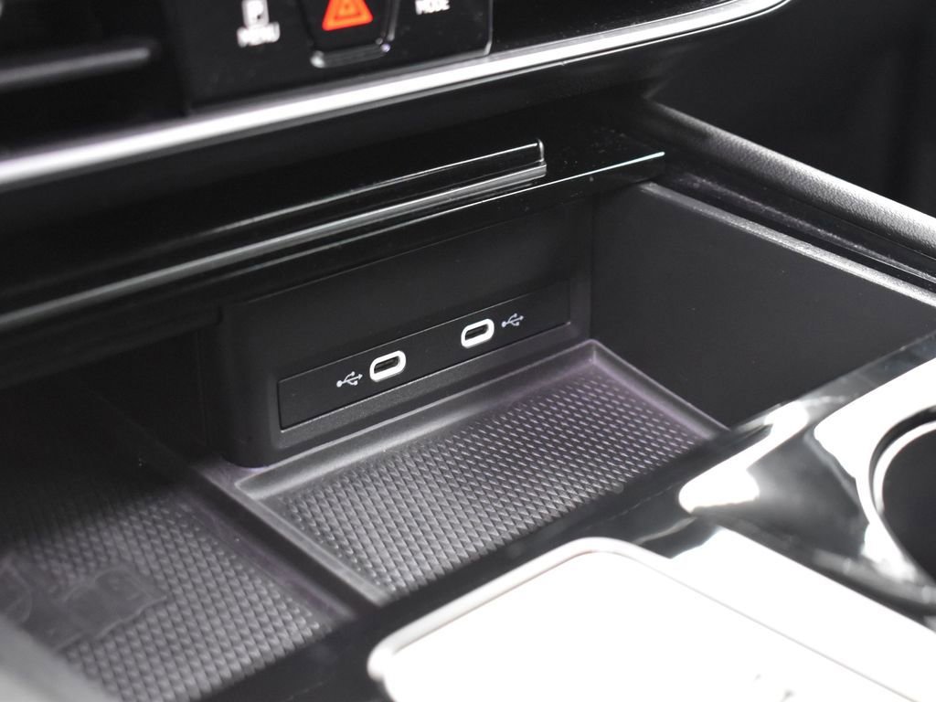 Used 2024 Volkswagen Atlas Cross Sport SE image 26