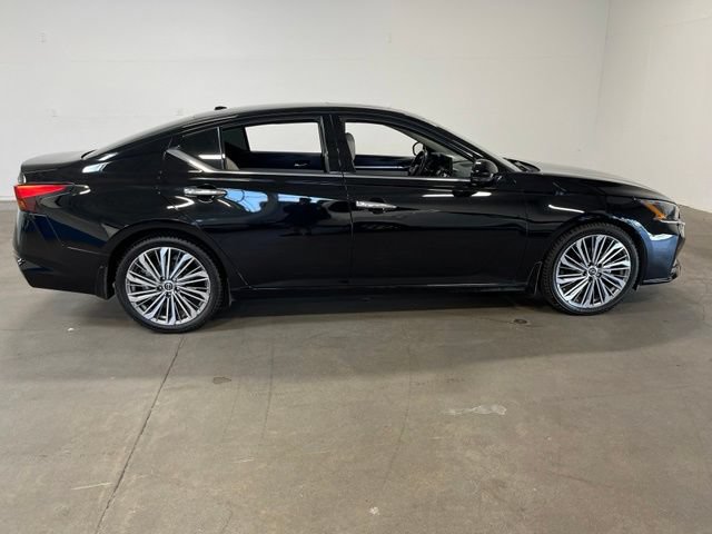 Used 2023 Nissan Altima 2.5 SL FWD image 2